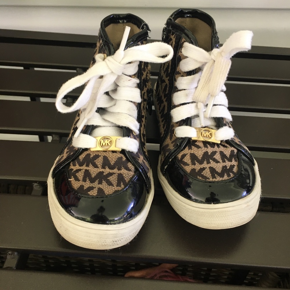 MK girls shoes size 1